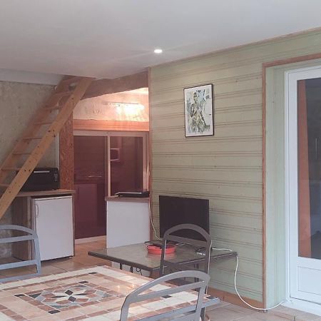Gite Cosy, Sur Jardin, Terrasse Privee, Parking Au Calme En Rdc Gemozac Exterior photo