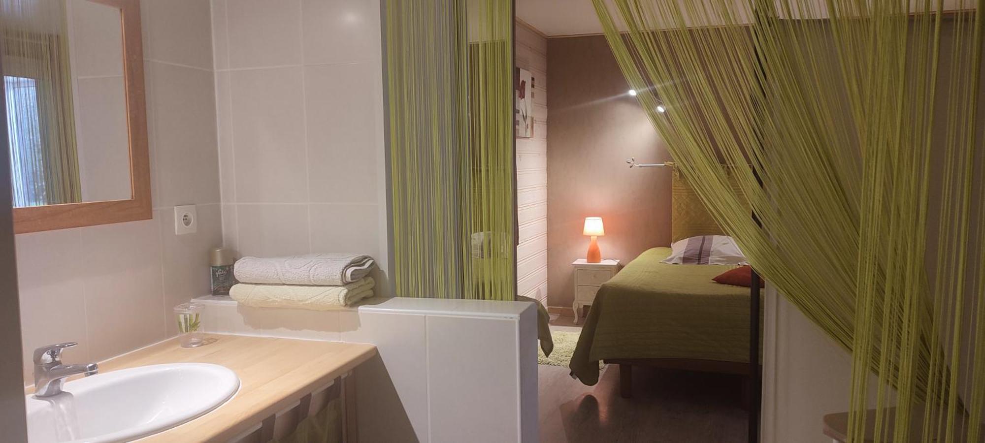 Gite Cosy, Sur Jardin, Terrasse Privee, Parking Au Calme En Rdc Gemozac Exterior photo