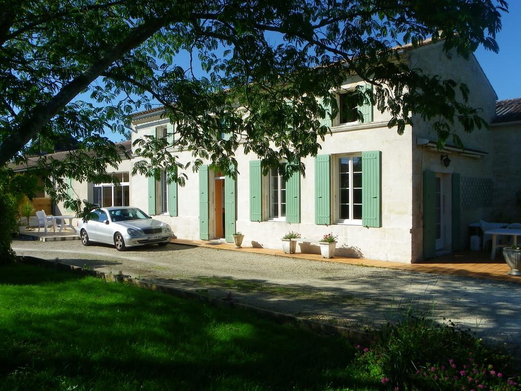 Gite Cosy, Sur Jardin, Terrasse Privee, Parking Au Calme En Rdc Gemozac Exterior photo