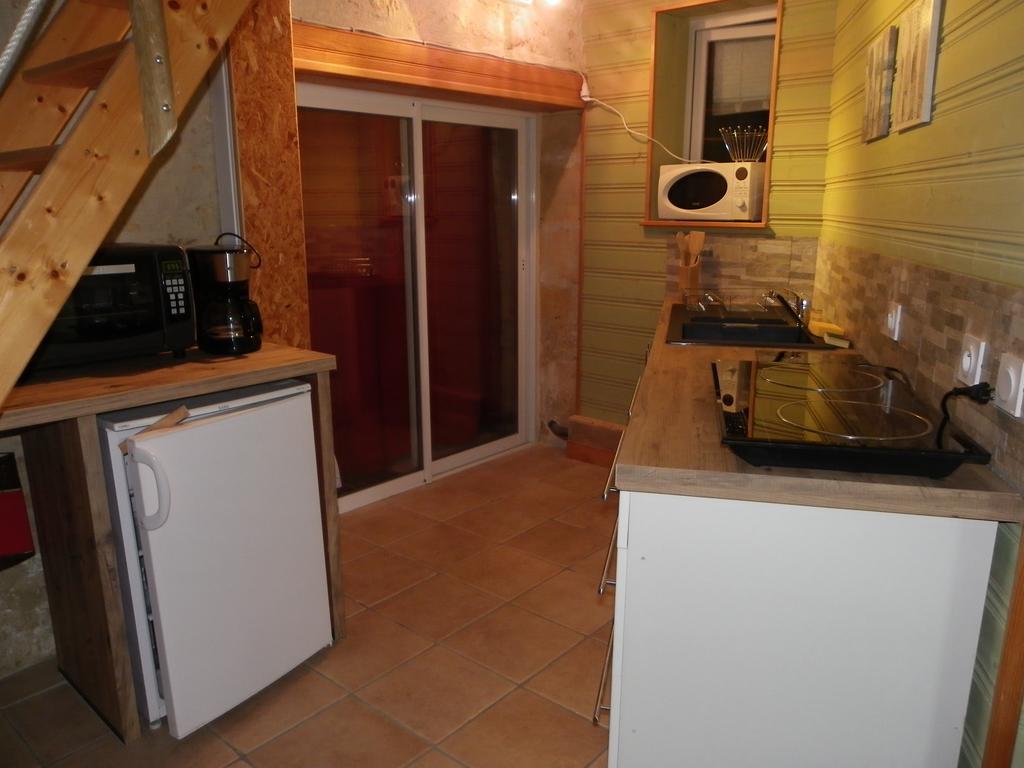 Gite Cosy, Sur Jardin, Terrasse Privee, Parking Au Calme En Rdc Gemozac Exterior photo